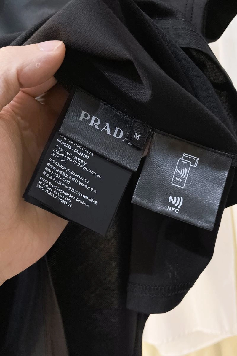 Fashionable Prada T-Shirts 171525
