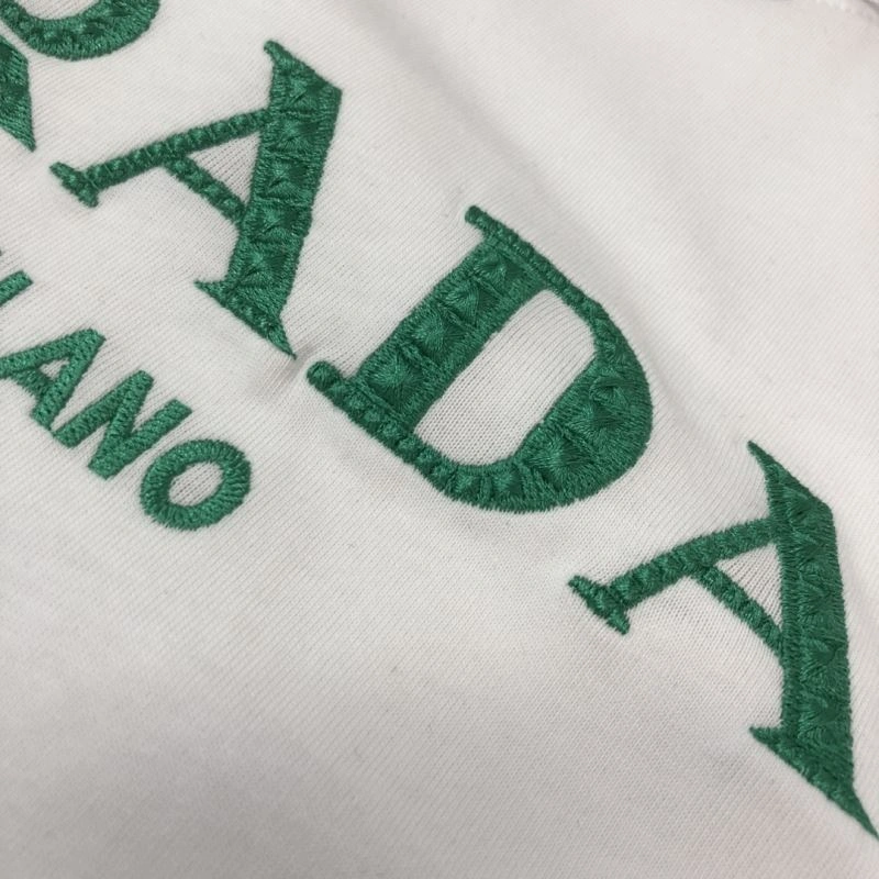 Prada T-Shirts TimelessDesign 171508