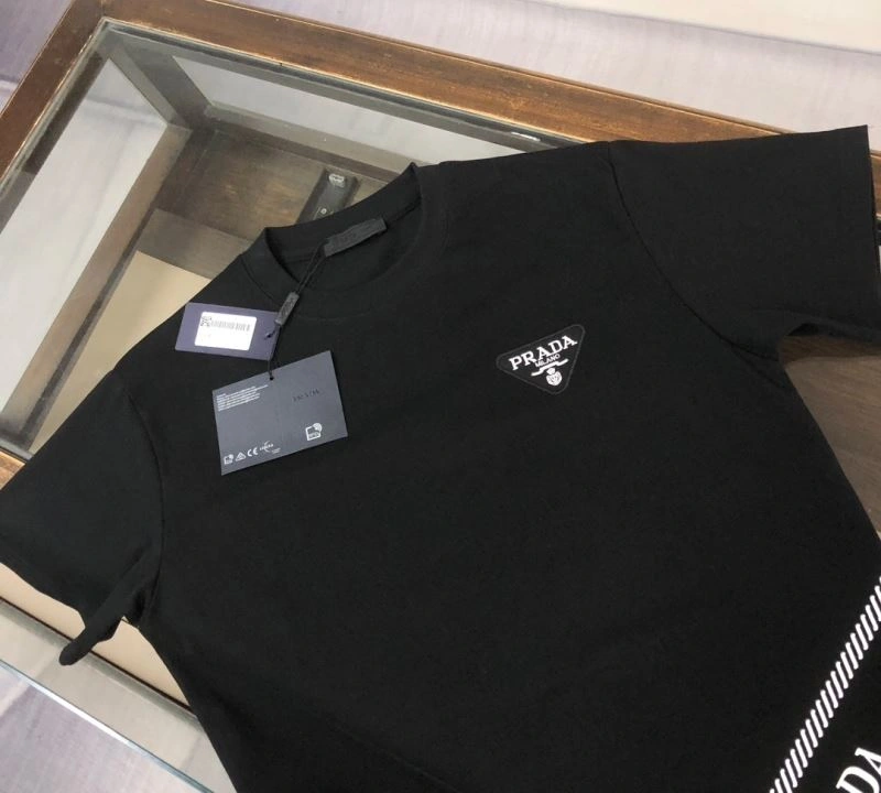 Classic Prada T-Shirts 171485