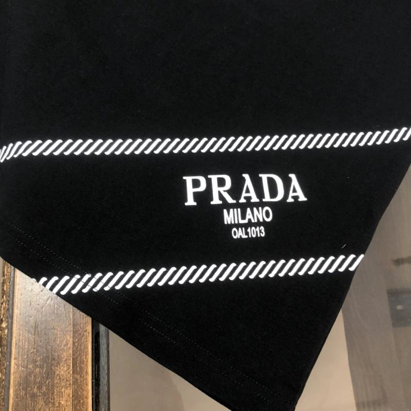 Classic Prada T-Shirts 171485