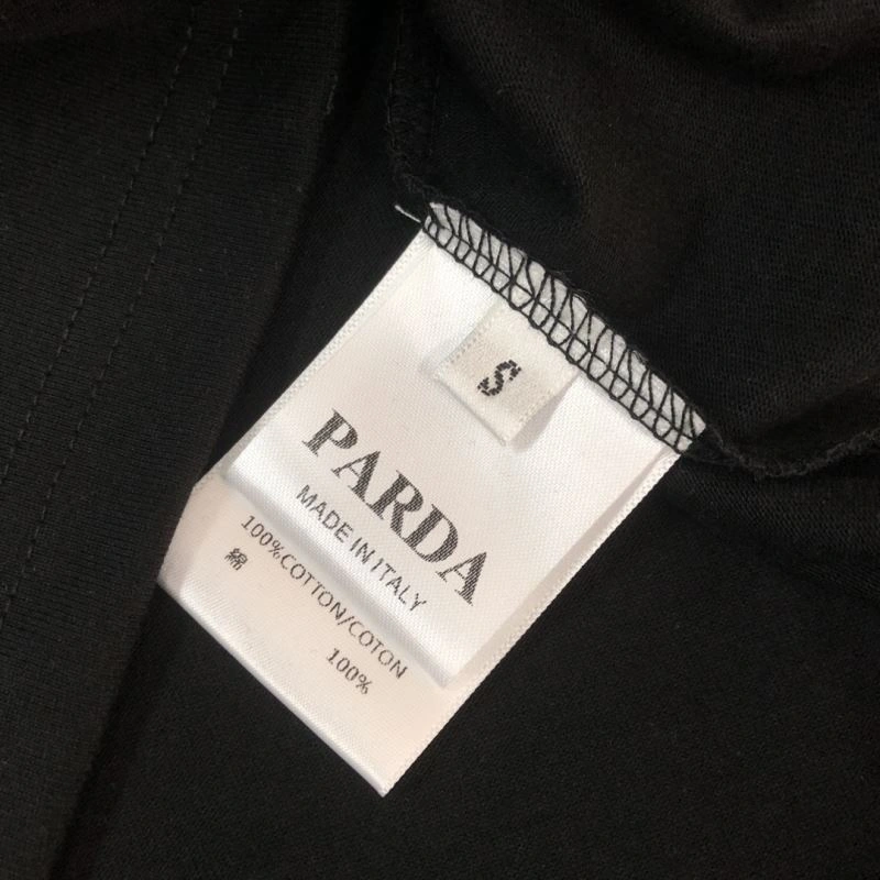 Classic Prada T-Shirts 171485