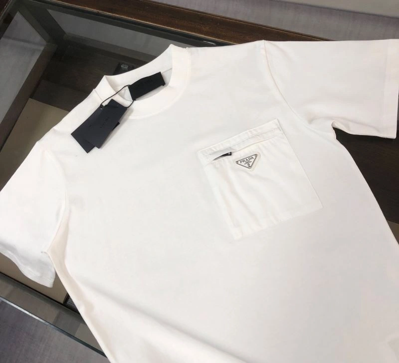 ComfortFit Prada T-Shirts 171476