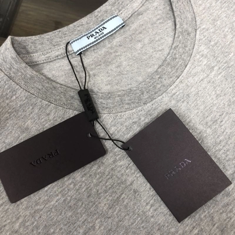 Trendsetting Prada T-Shirts 171474