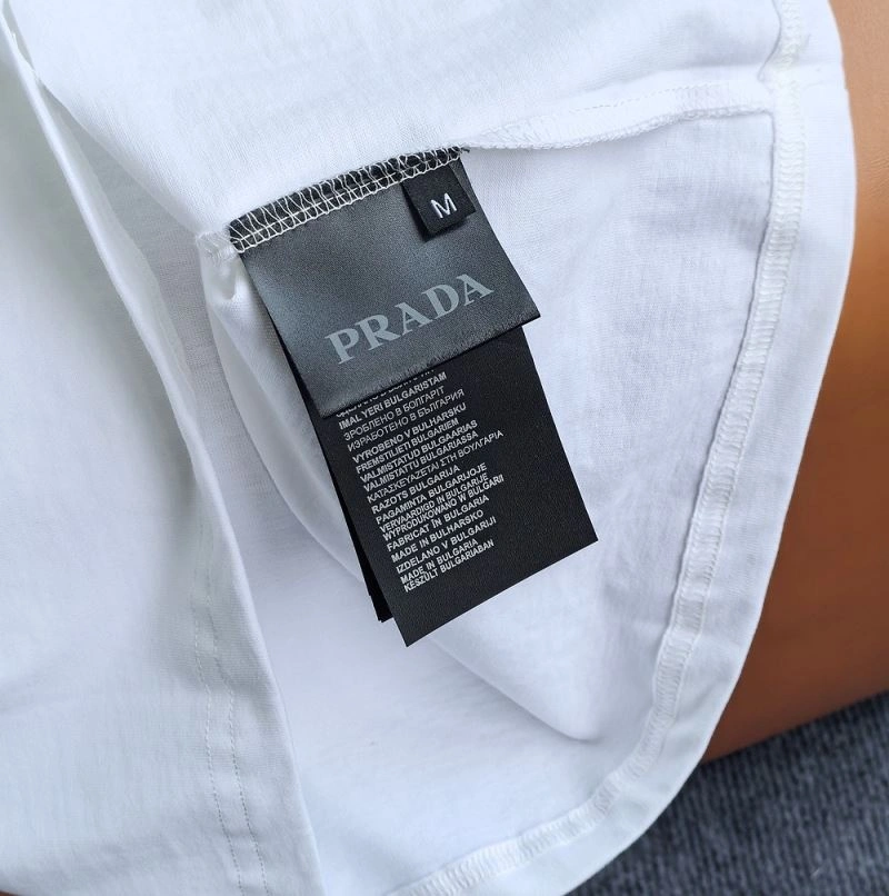 Classic Prada T-Shirts 171457