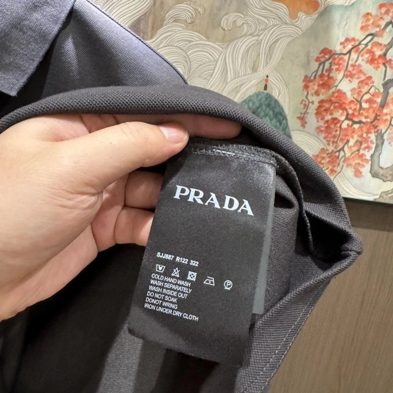 Trendsetting Prada T-Shirts 170707