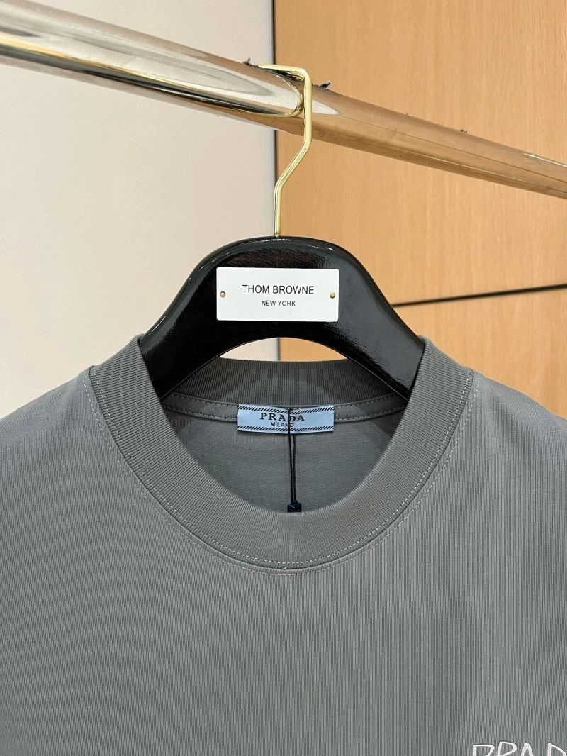 ModernLook Prada T-Shirts 170675