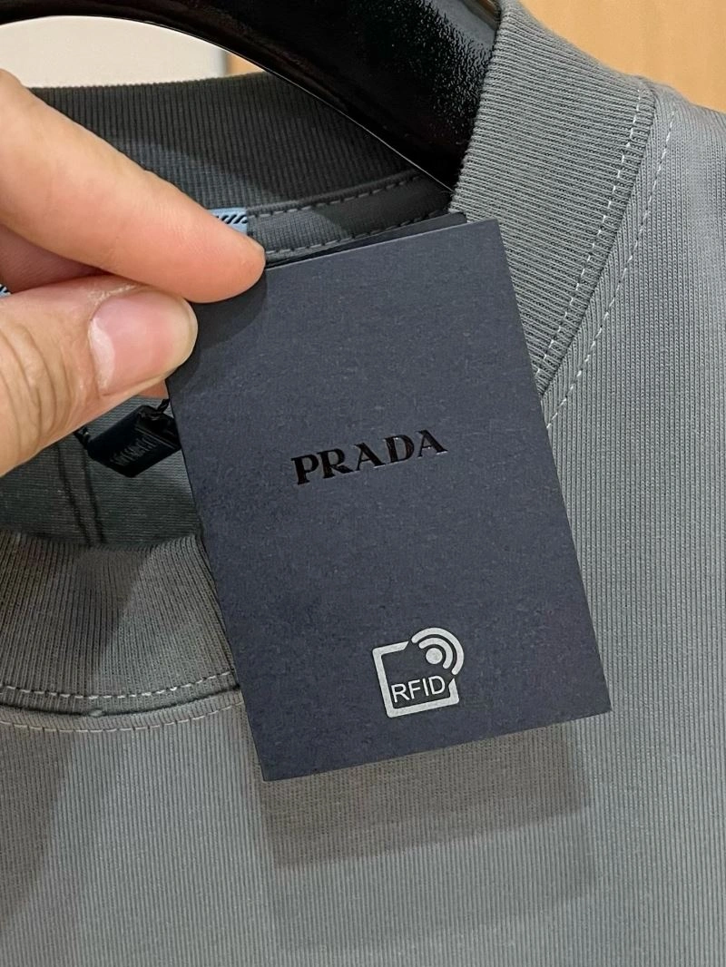 ModernLook Prada T-Shirts 170675