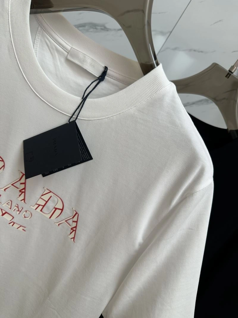 WellDesigned Prada T-Shirts 170667