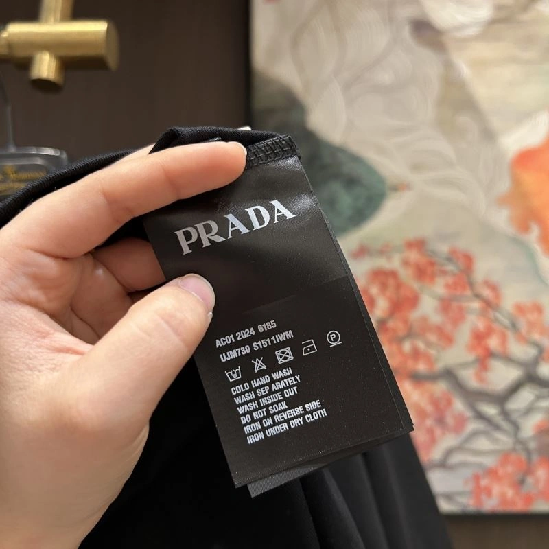 Vibrant Prada T-Shirts 170664