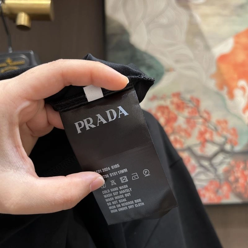 Prada T-Shirts Seasonal 170636