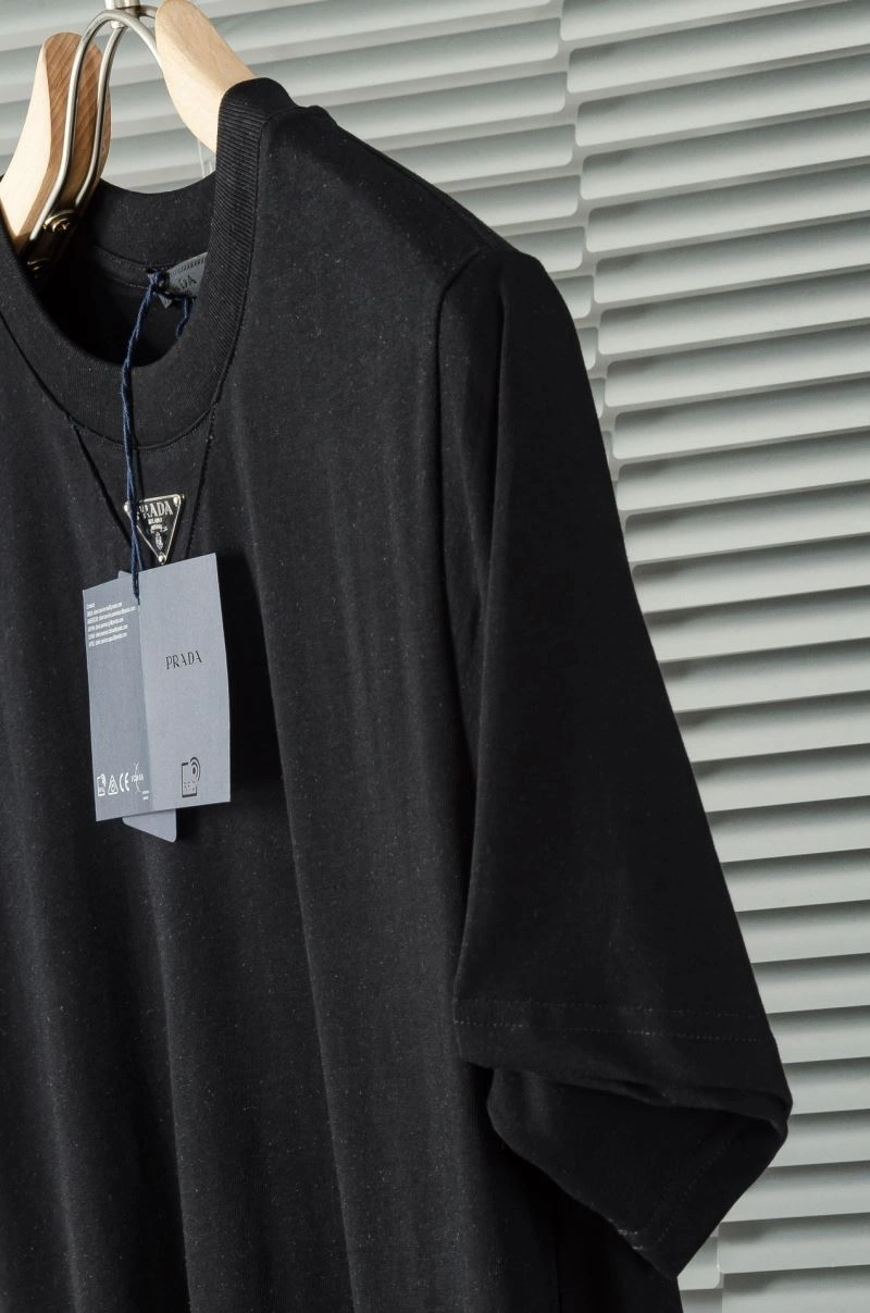 Prada T-Shirts WellDesigned 170685