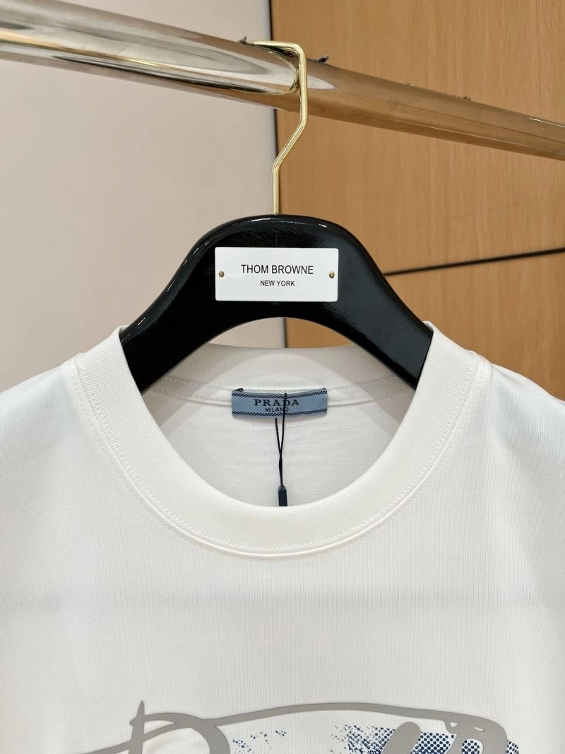 Stylish Prada T-Shirts 170625