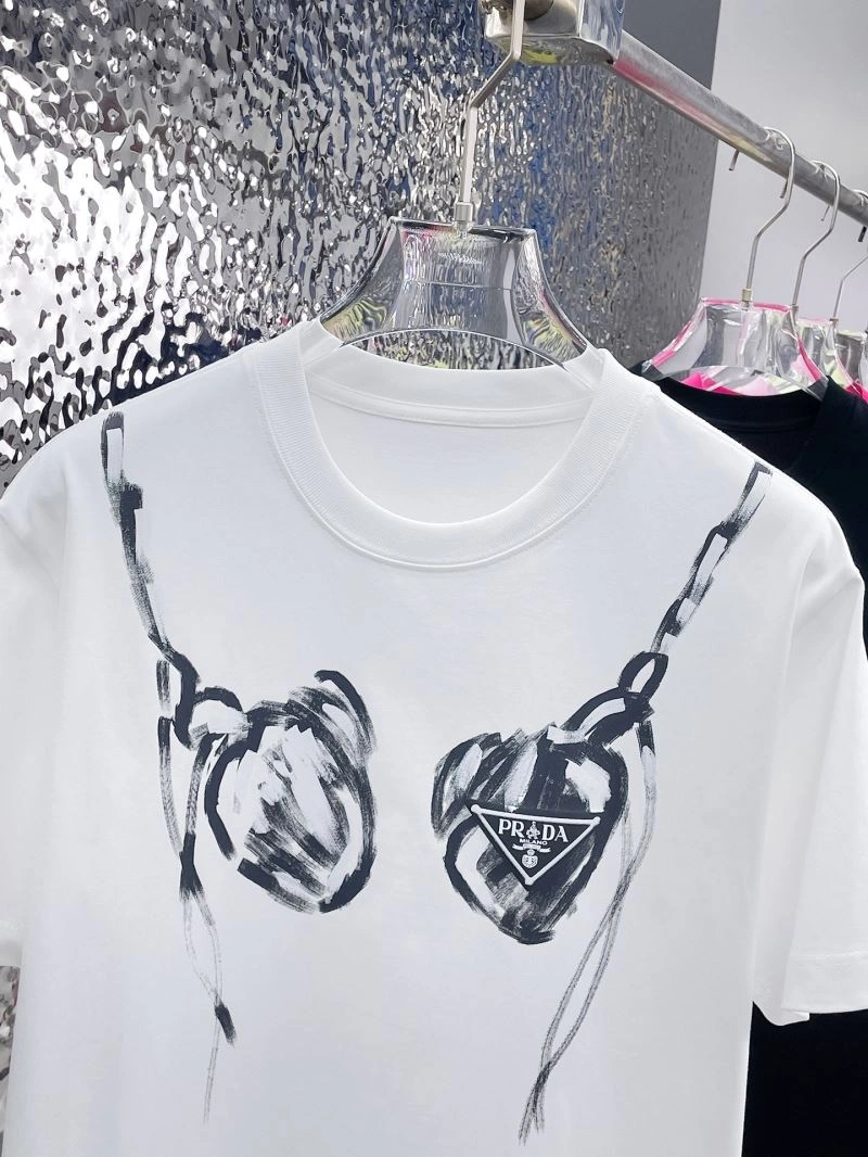Comfortable Prada T-Shirts 170596