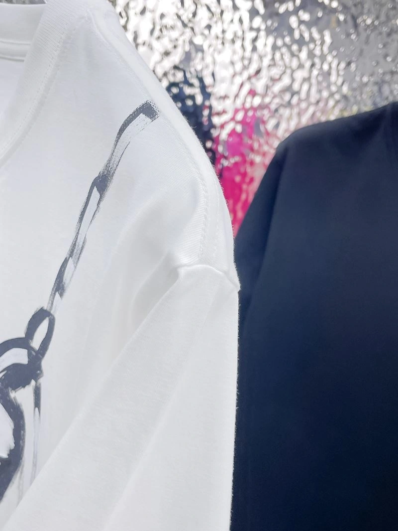 Comfortable Prada T-Shirts 170596