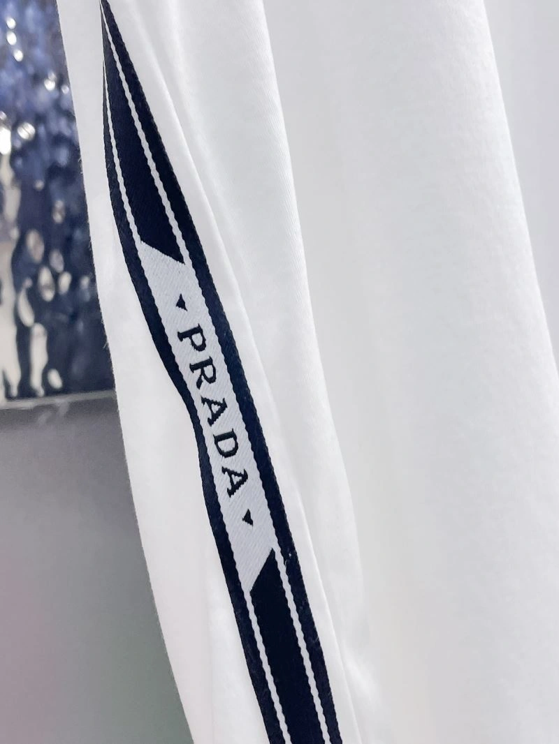 Prada T-Shirts Versatile 170609