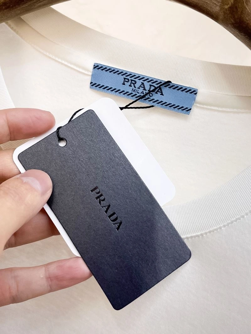 Compact Prada T-Shirts 170573