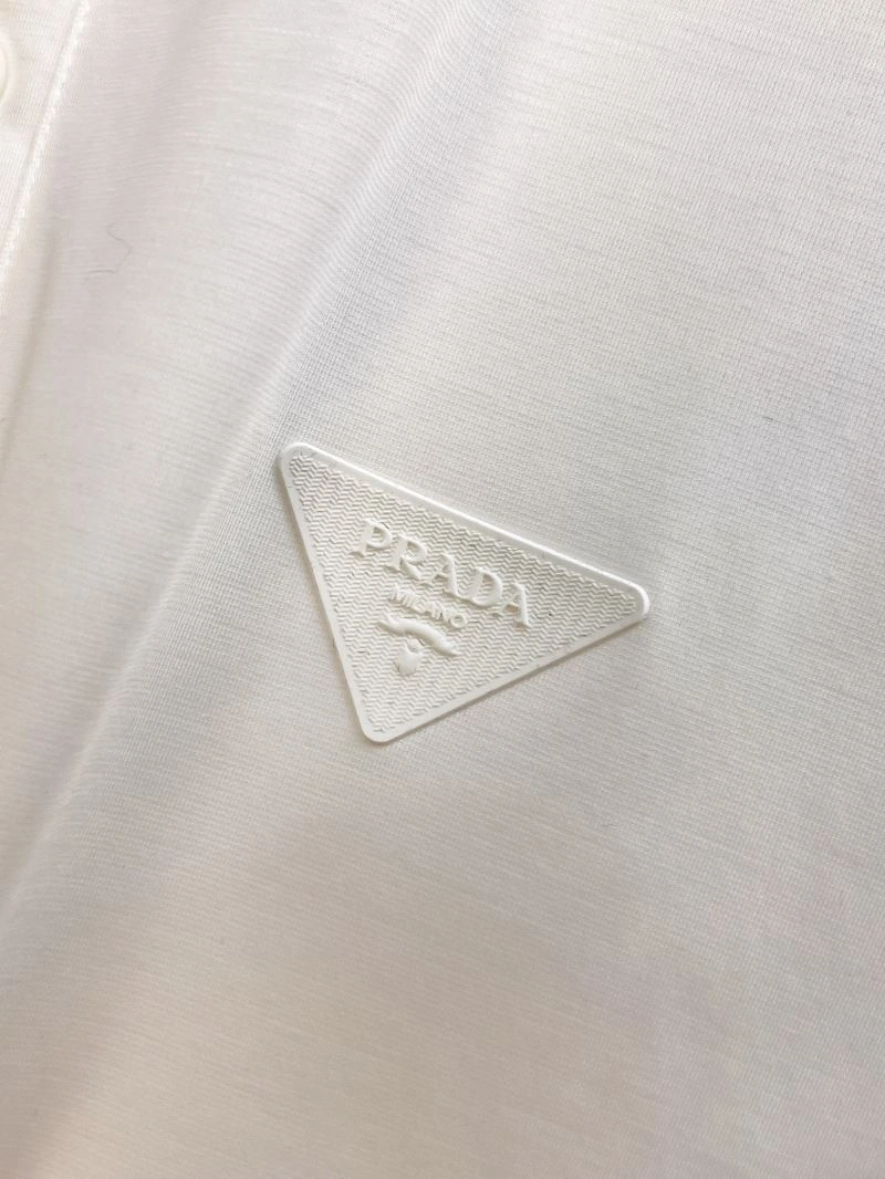 Versatile Prada T-Shirts 170565
