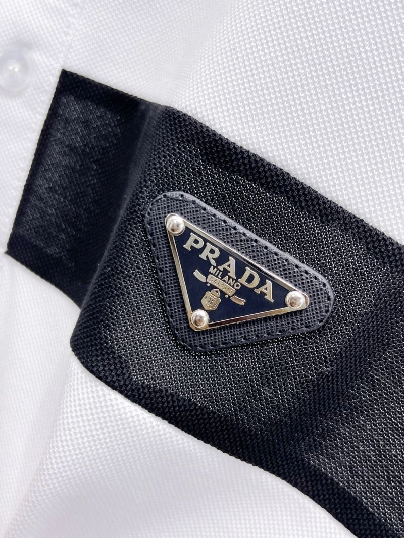 Elegant Prada T-Shirts 170564