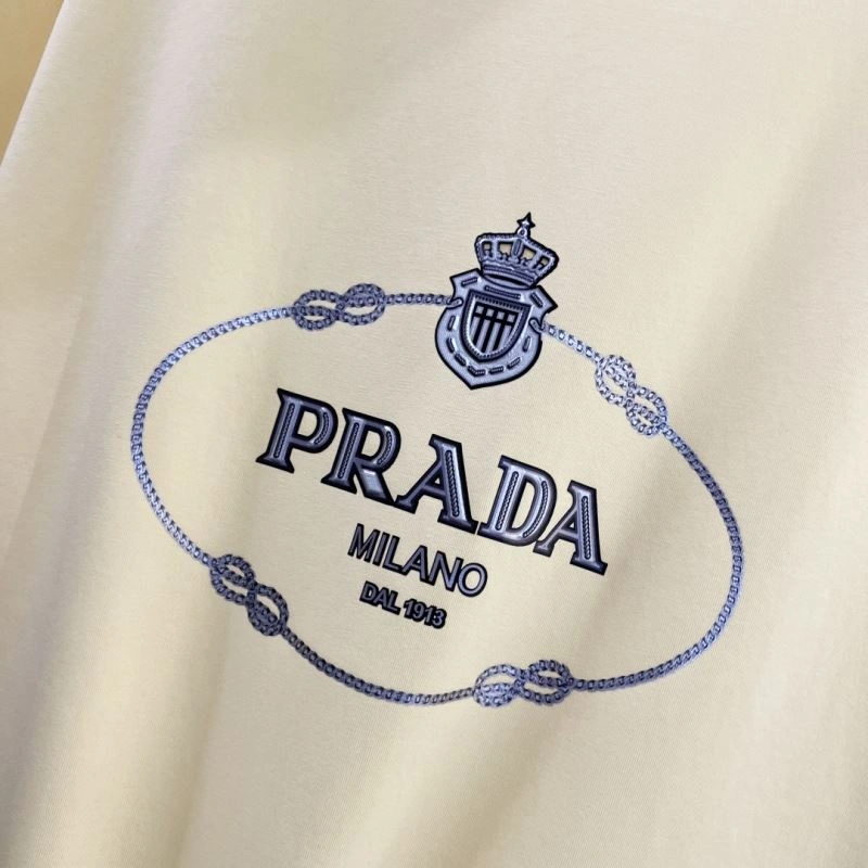 Seasonal Prada T-Shirts 170560