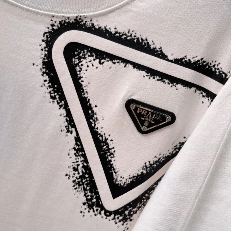 Stylish Prada T-Shirts 169842
