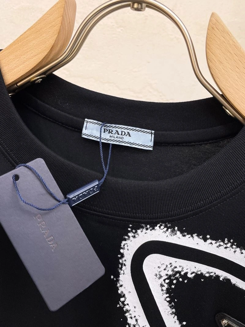 Functional Prada T-Shirts 169849