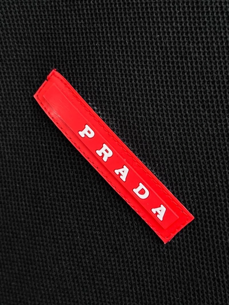 Elegant Prada T-Shirts 169801