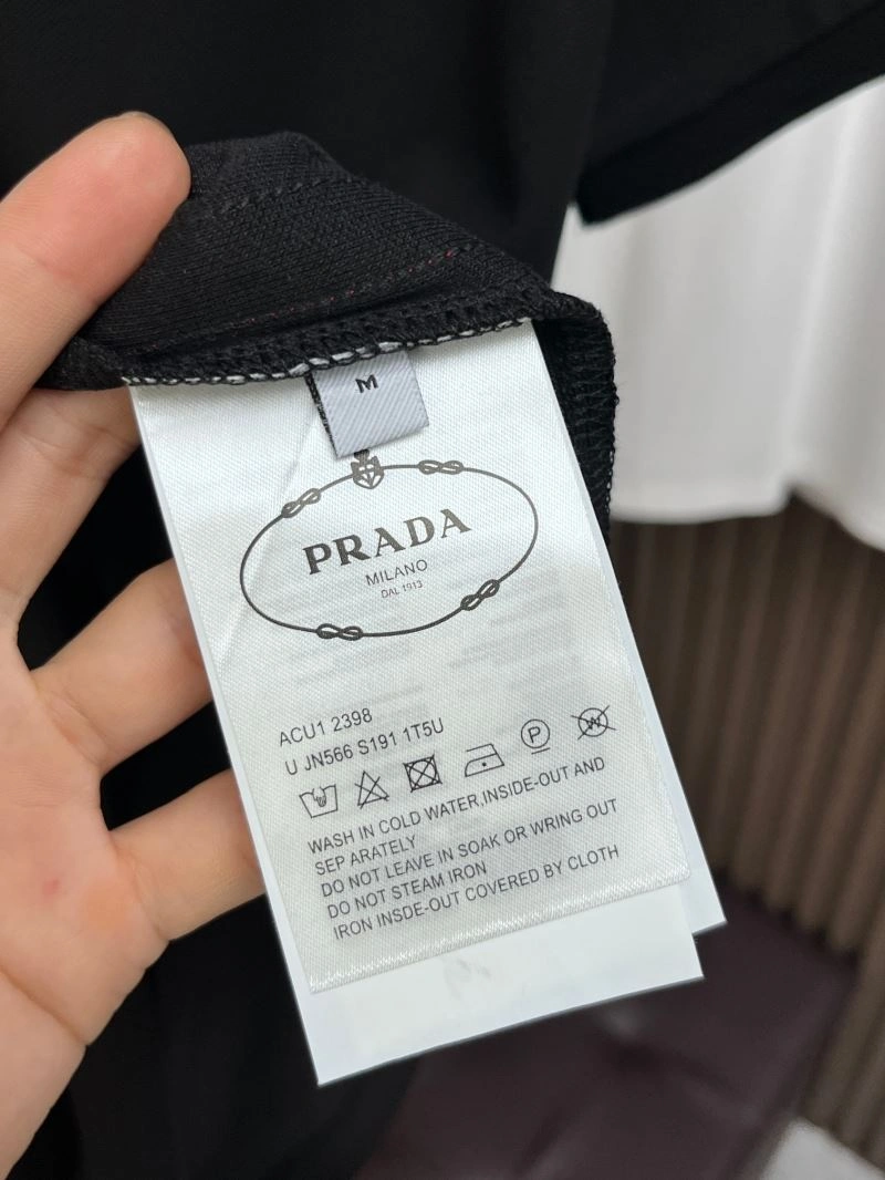 Prada T-Shirts Versatile 169817