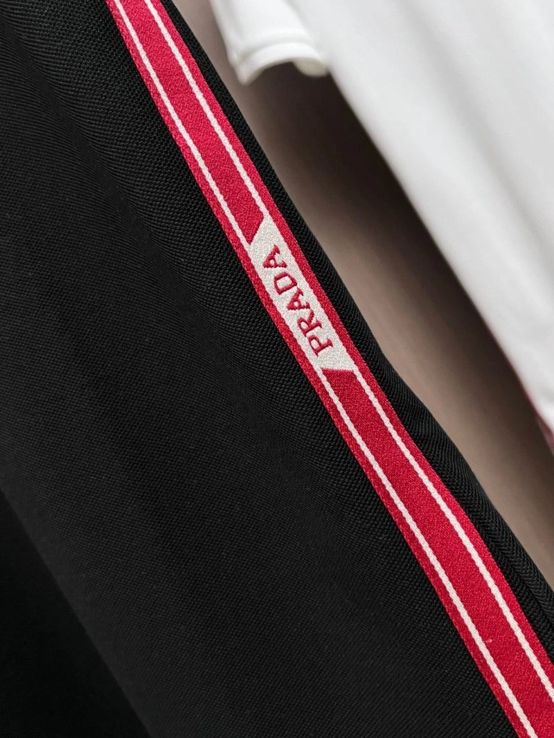 Prada T-Shirts Versatile 169817