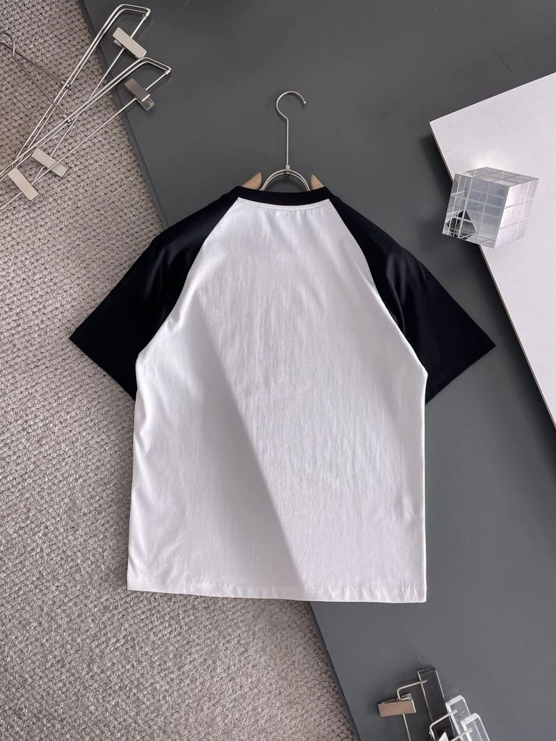ModernLook Prada T-Shirts 169813