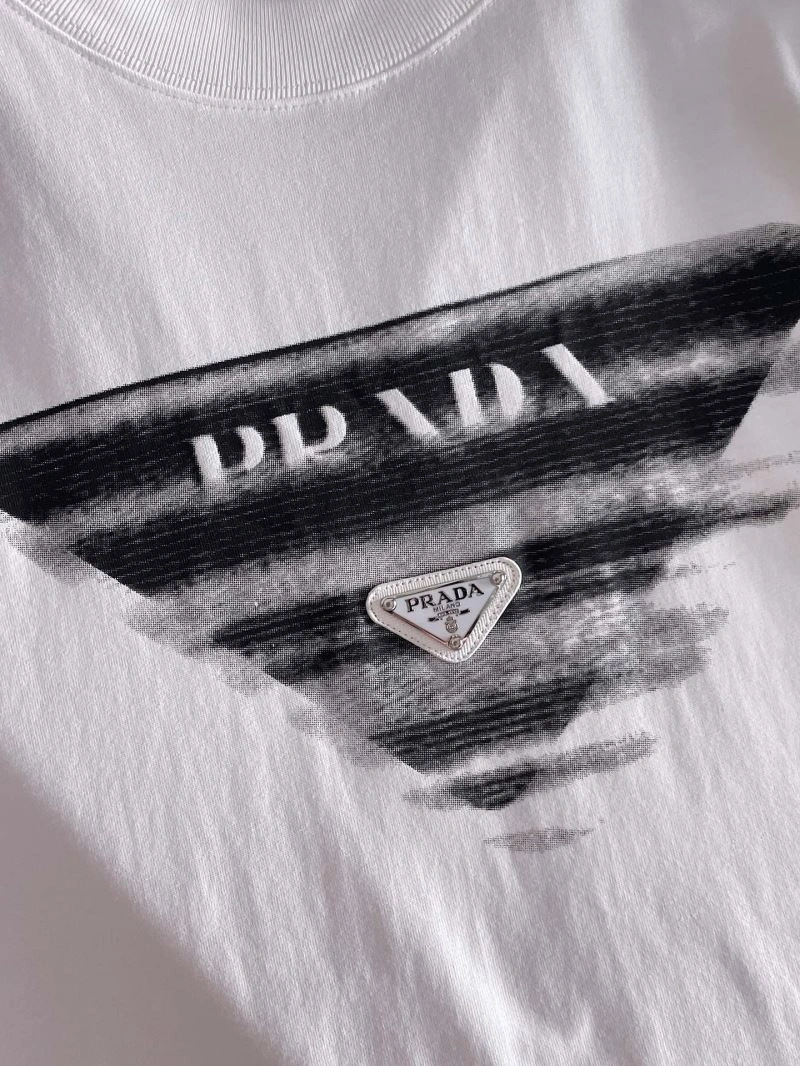 Unique Prada T-Shirts 169857