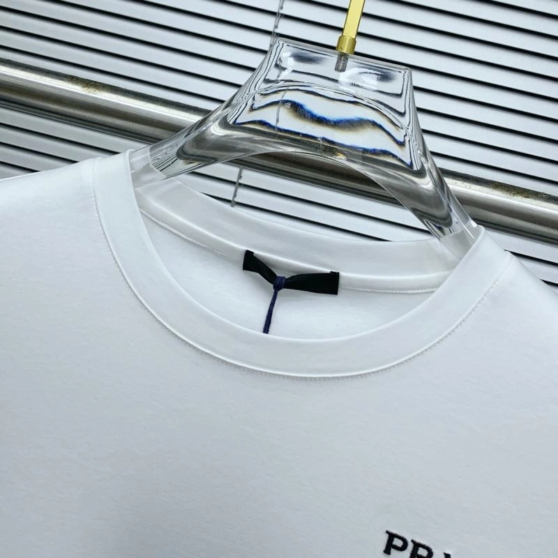 Snug Prada T-Shirts 169790
