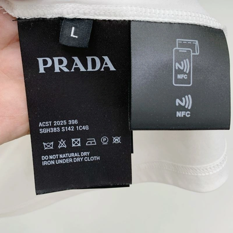 Snug Prada T-Shirts 169790