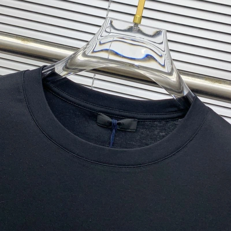 Elegant Prada T-Shirts 169776