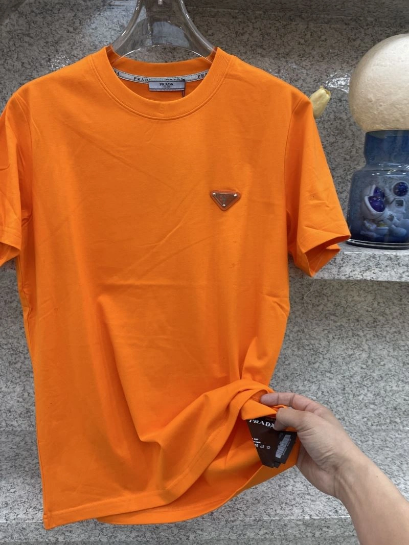 Effortless Prada T-Shirts 169778