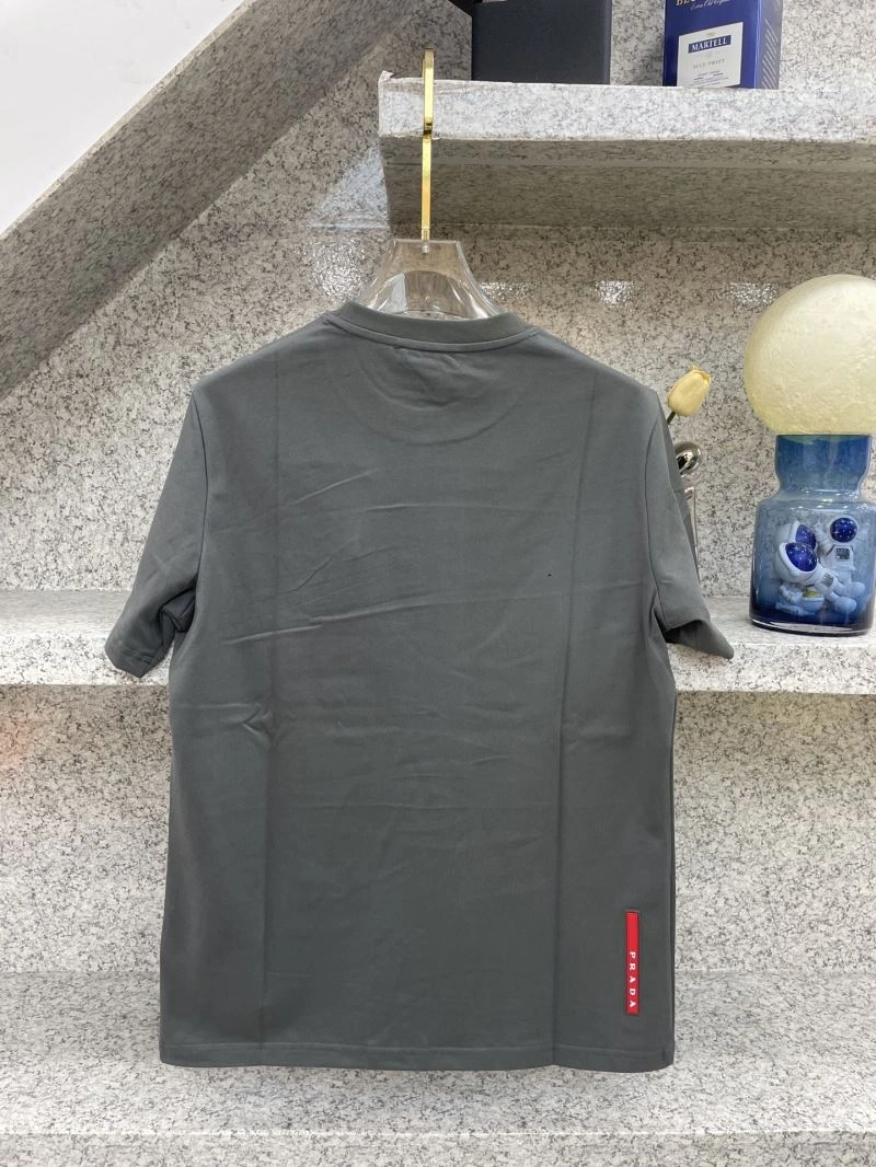 Effortless Prada T-Shirts 169778
