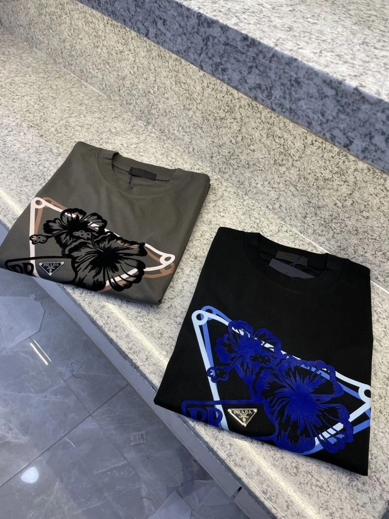 Minimalist Prada T-Shirts 169768