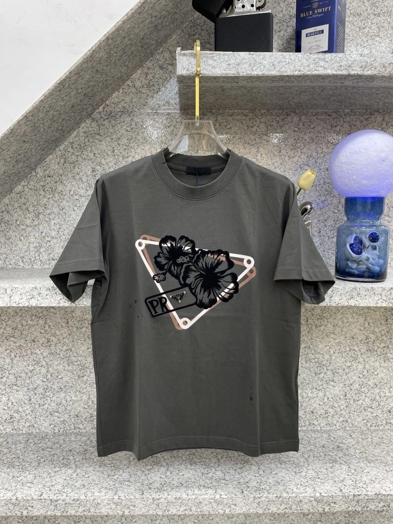 Minimalist Prada T-Shirts 169768