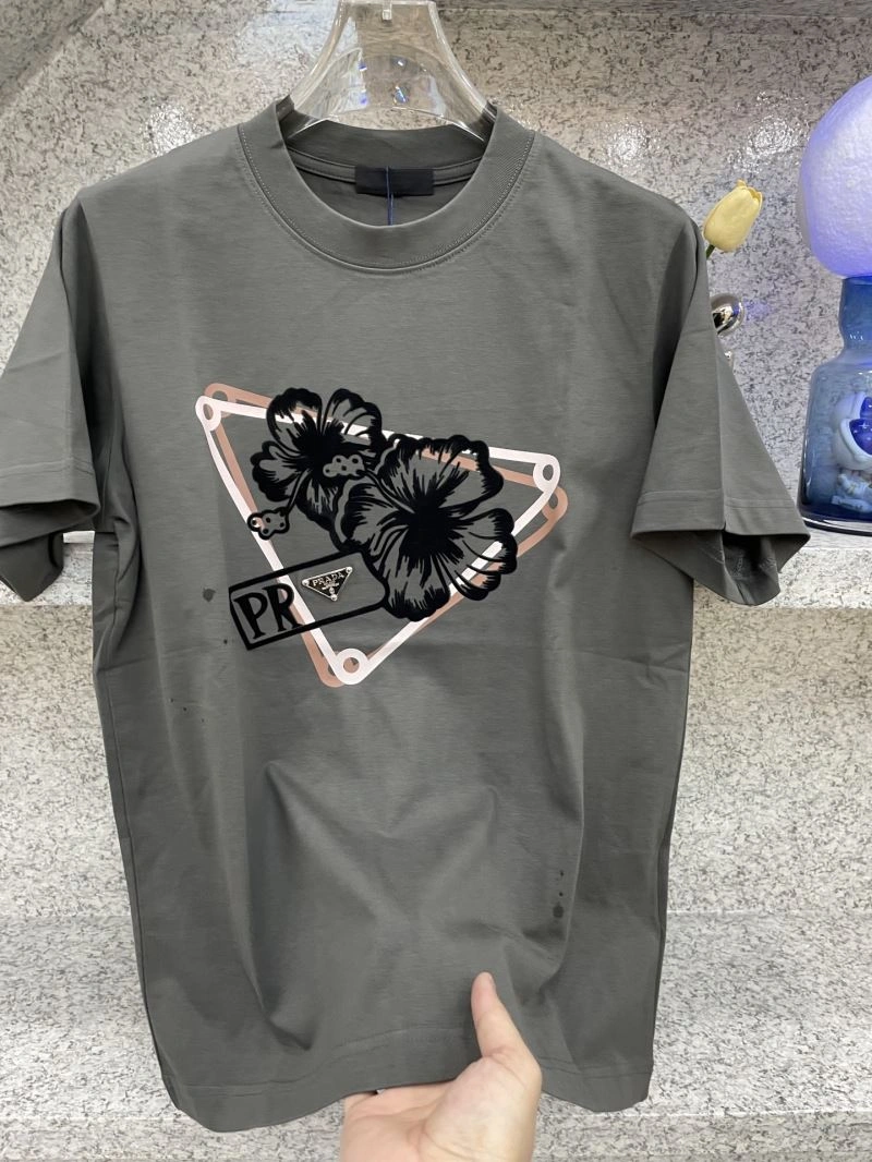 Minimalist Prada T-Shirts 169768