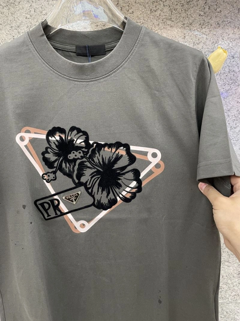 Minimalist Prada T-Shirts 169768