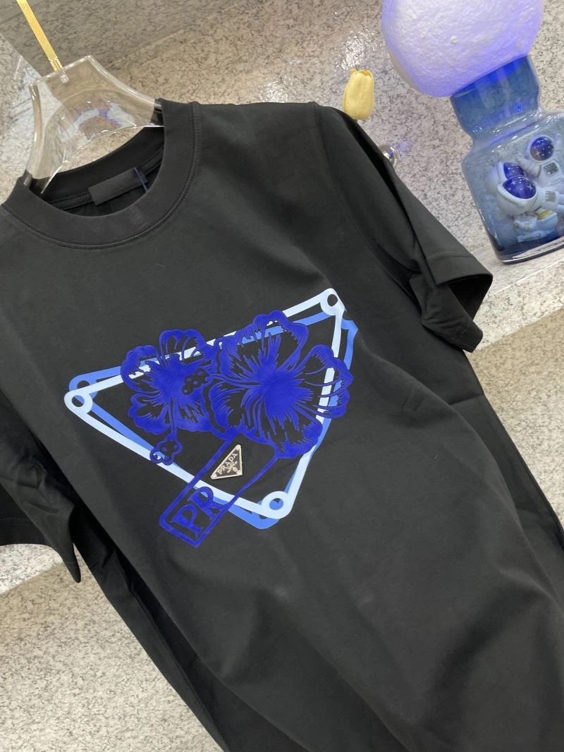 Minimalist Prada T-Shirts 169768
