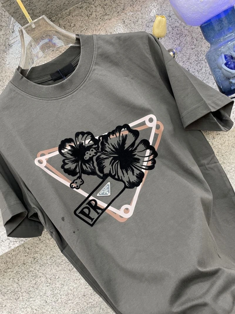 Minimalist Prada T-Shirts 169768