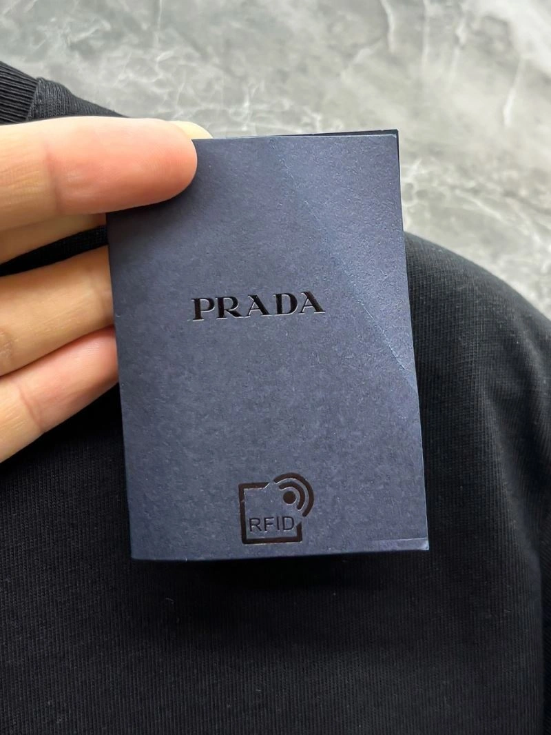 Stretchable Prada T-Shirts 169773
