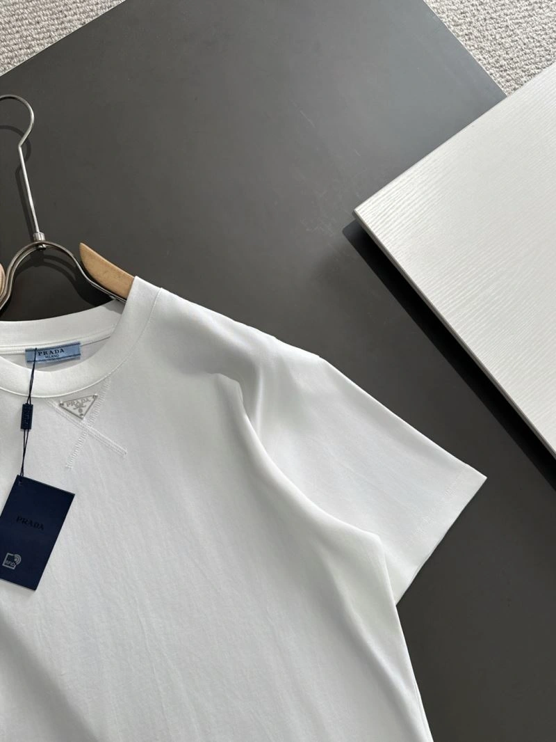 Stylish Prada T-Shirts 169759