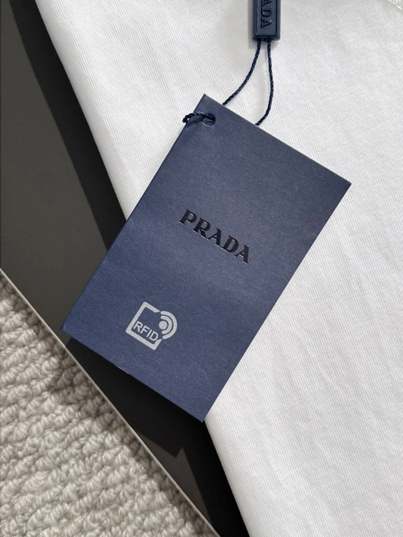 Stylish Prada T-Shirts 169759