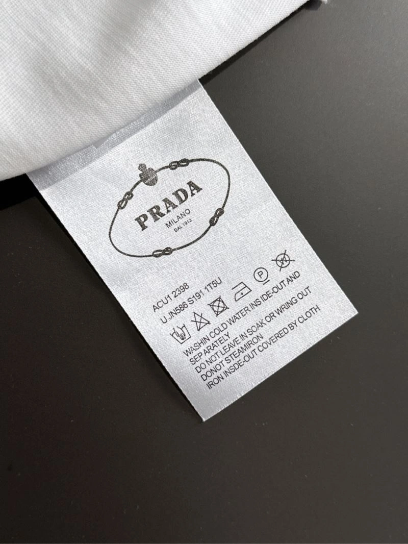 Stylish Prada T-Shirts 169759