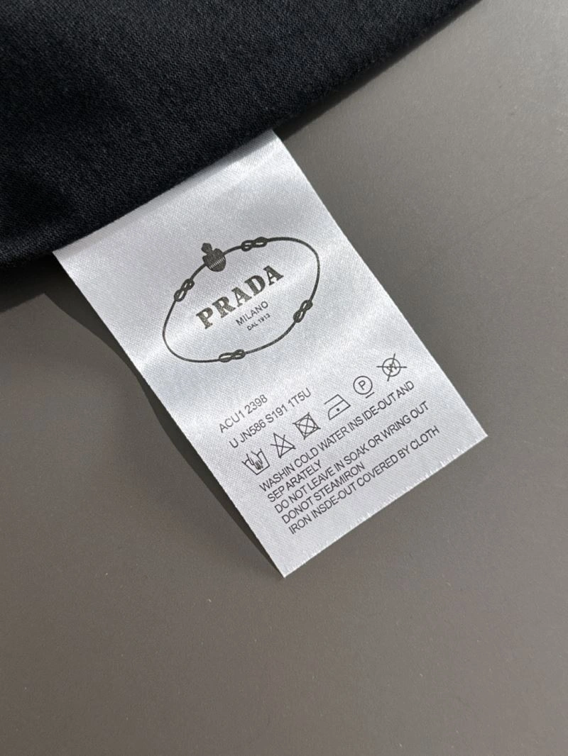 Breathable Prada T-Shirts 169757