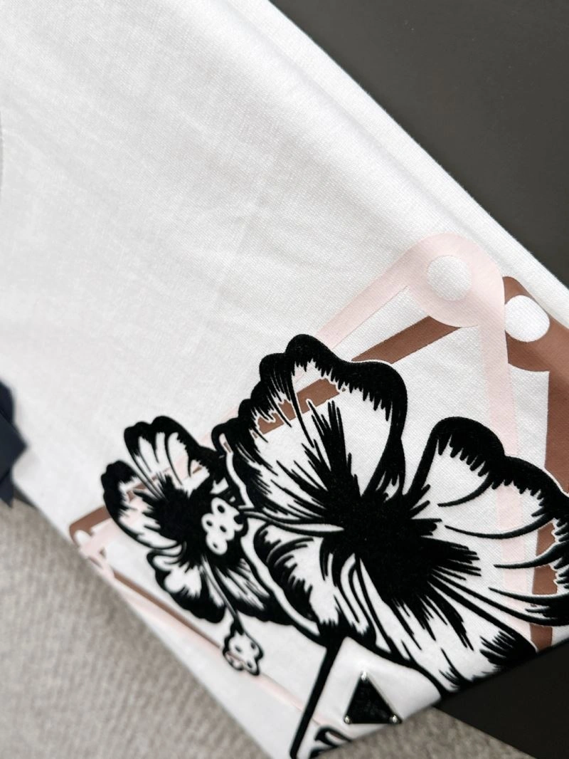 Chic Prada T-Shirts 169753