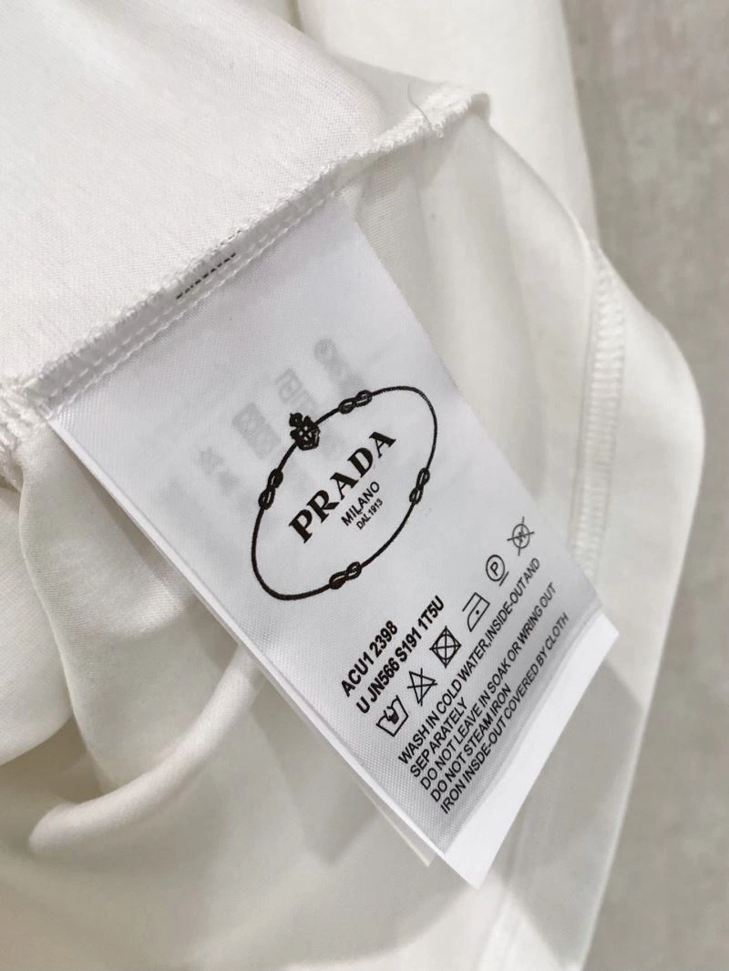 Stylish Prada T-Shirts 169793
