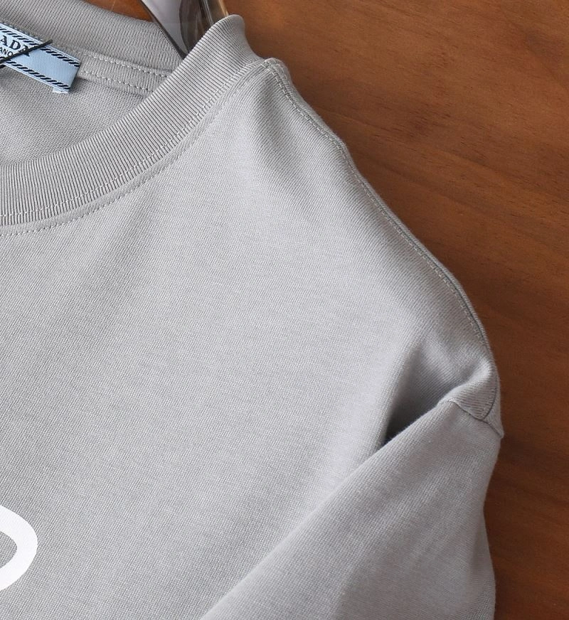 Prada T-Shirts Breathable 169740