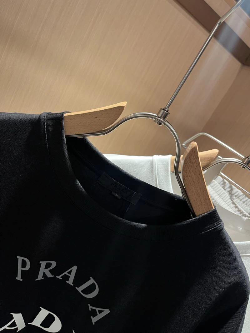 SmoothTexture Prada T-Shirts 169700